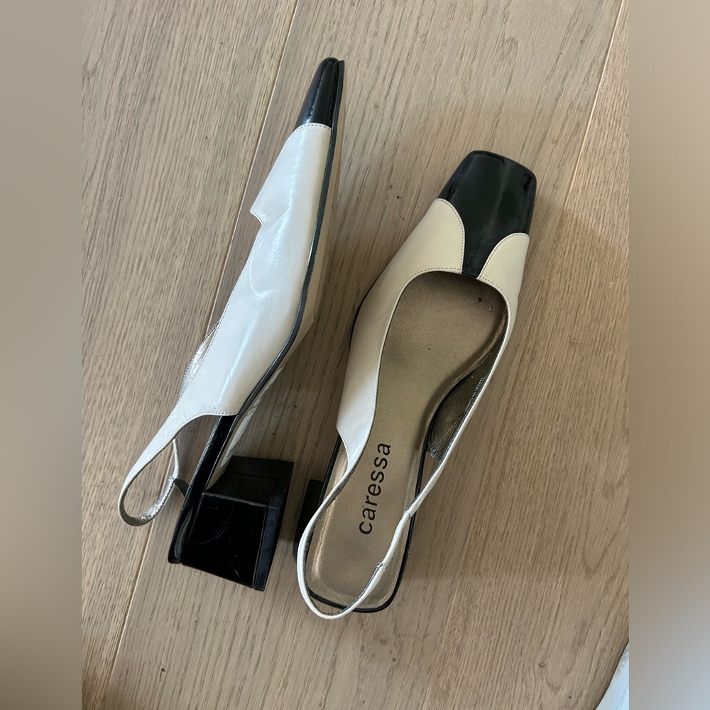 VINTAGE new with tags Caressa block sling back heel in size 8